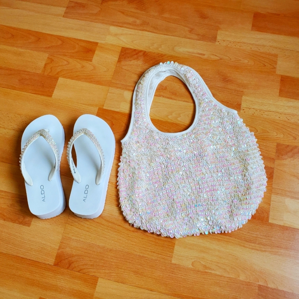 Vintage Flip flop 🩴 and bag.